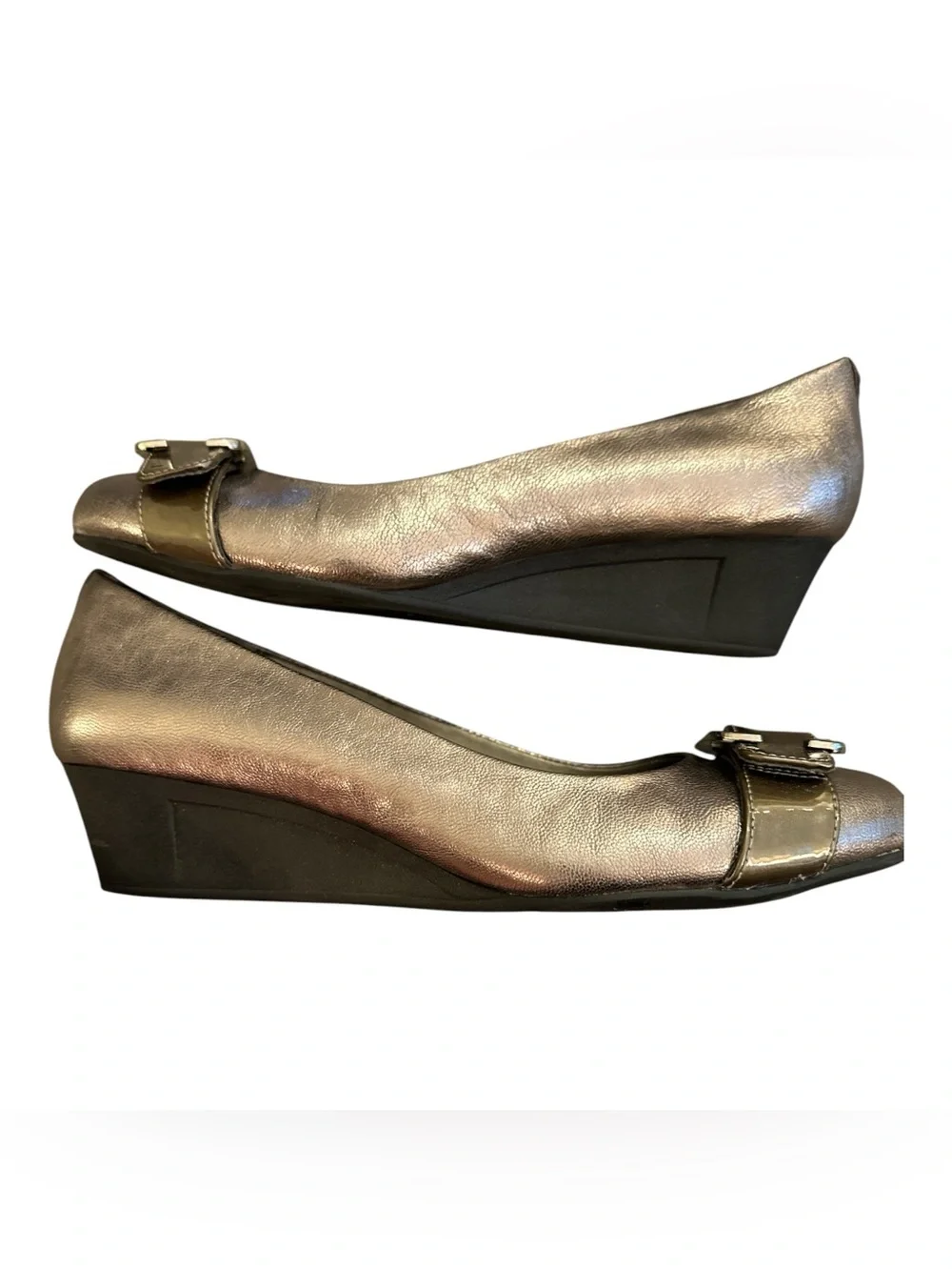 Bandolino Metallic Wedge Pumps Bronze Comfort Heels with Buckle Detail | 7.5M